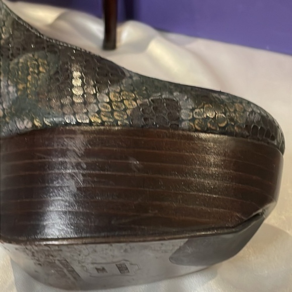 Stuart Weitzman python pumps - image 9